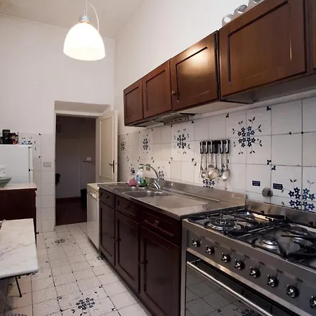 Family 2br In Via Giulia Apartment